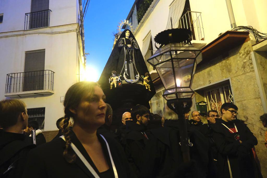 Más de 30.000 personas acudieron este sábado a los desfiles procesionales en Vélez-Málaga. 