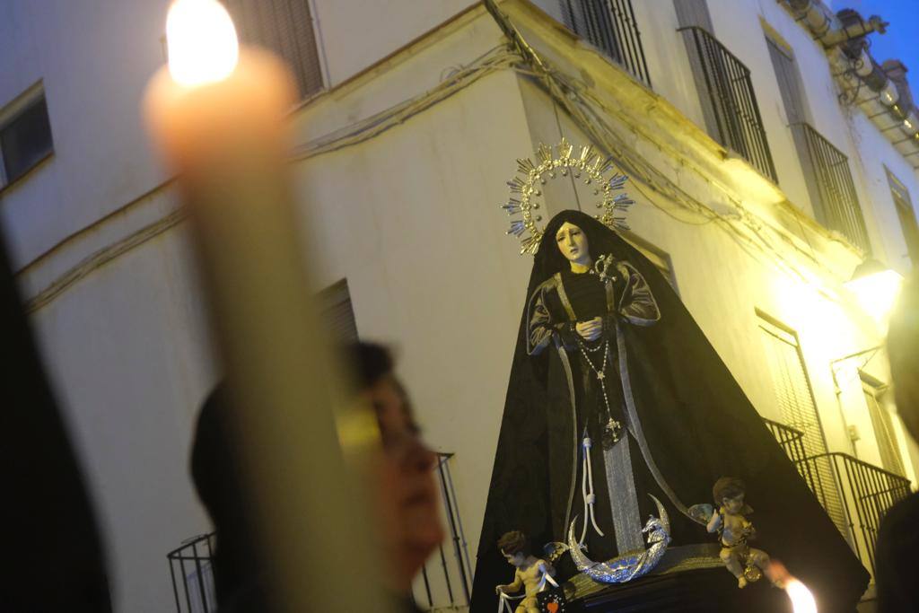 Más de 30.000 personas acudieron este sábado a los desfiles procesionales en Vélez-Málaga. 