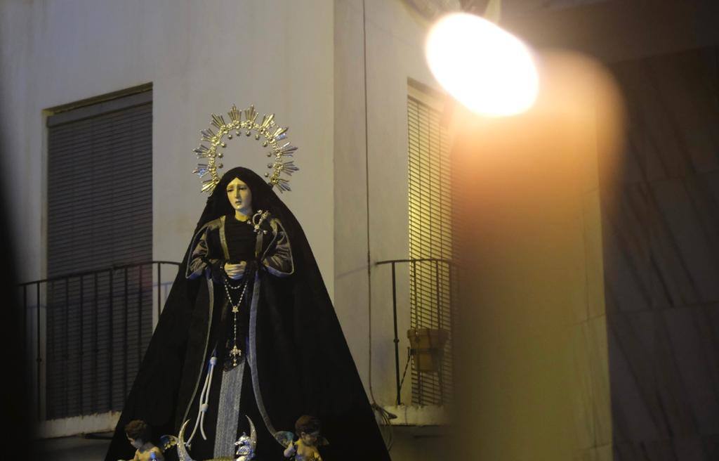 Más de 30.000 personas acudieron este sábado a los desfiles procesionales en Vélez-Málaga. 