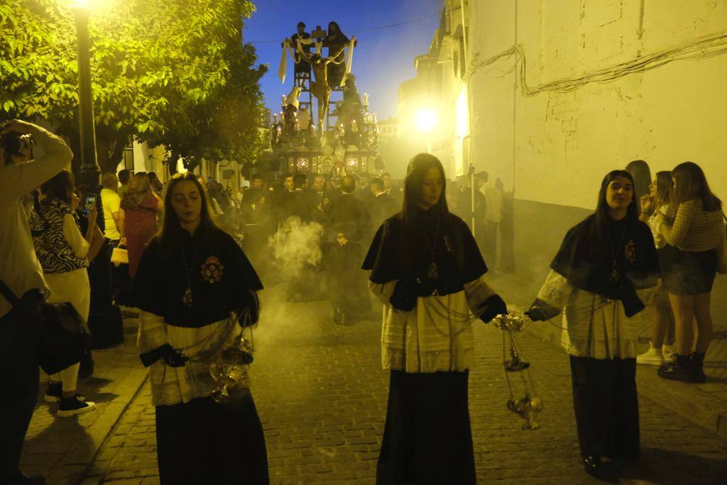 Más de 30.000 personas acudieron este sábado a los desfiles procesionales en Vélez-Málaga. 