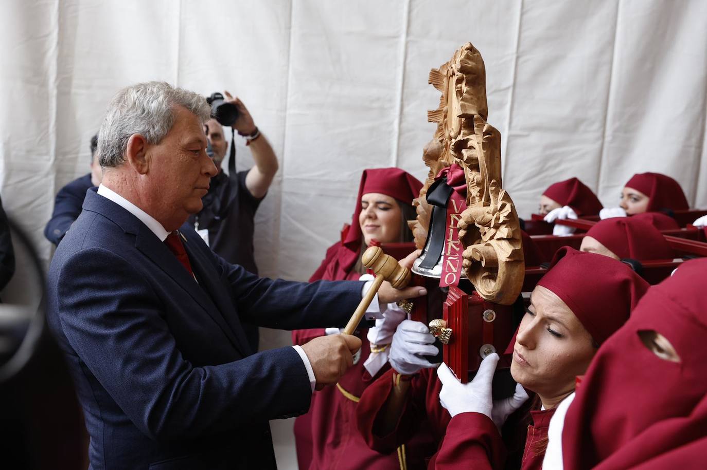 Más de 30.000 personas acudieron a los desfiles procesionales en Vélez-Málaga. 