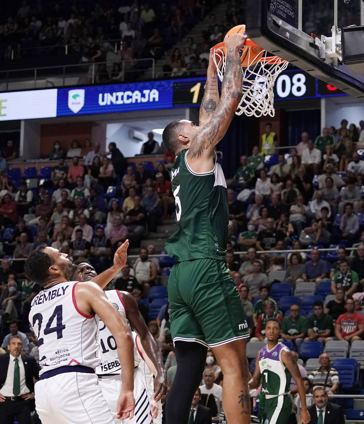 El Unicaja gana al Dijon en la Champions (88-68). 