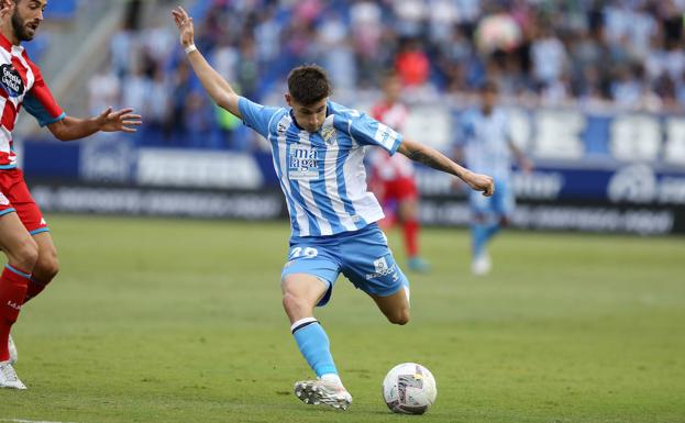 Cristian, antes de golpear en la acción de su gol contra el Lugo.