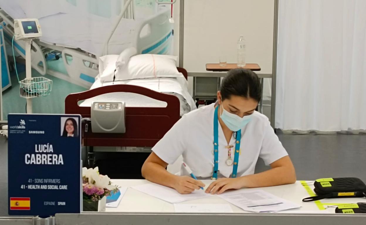 Lucía Cabrera, durante una de las pruebas que está realizando en la competición de su especialidad que se desarrollan en la localidad francesa de Burdeos. 