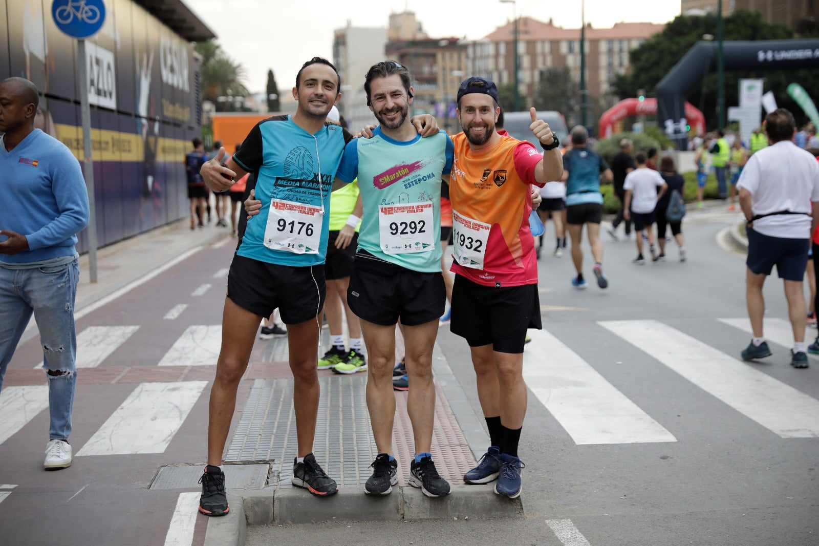 Casi 11.000 atletas participan este domingo en esta prueba que discurre por la capital malagueña.