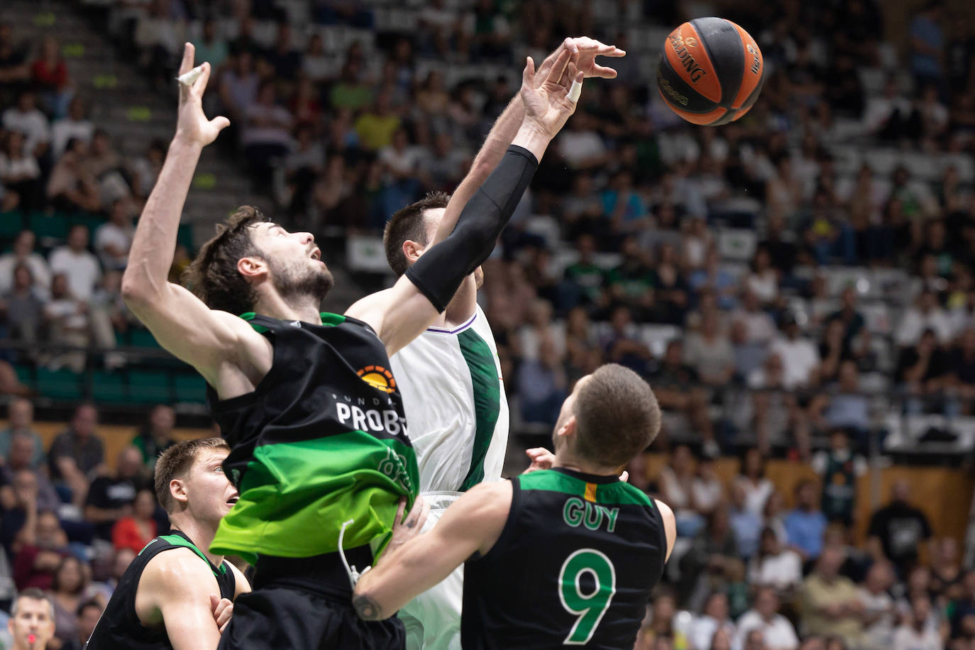 Derrota del Unicaja en la cancha del Joventut. 