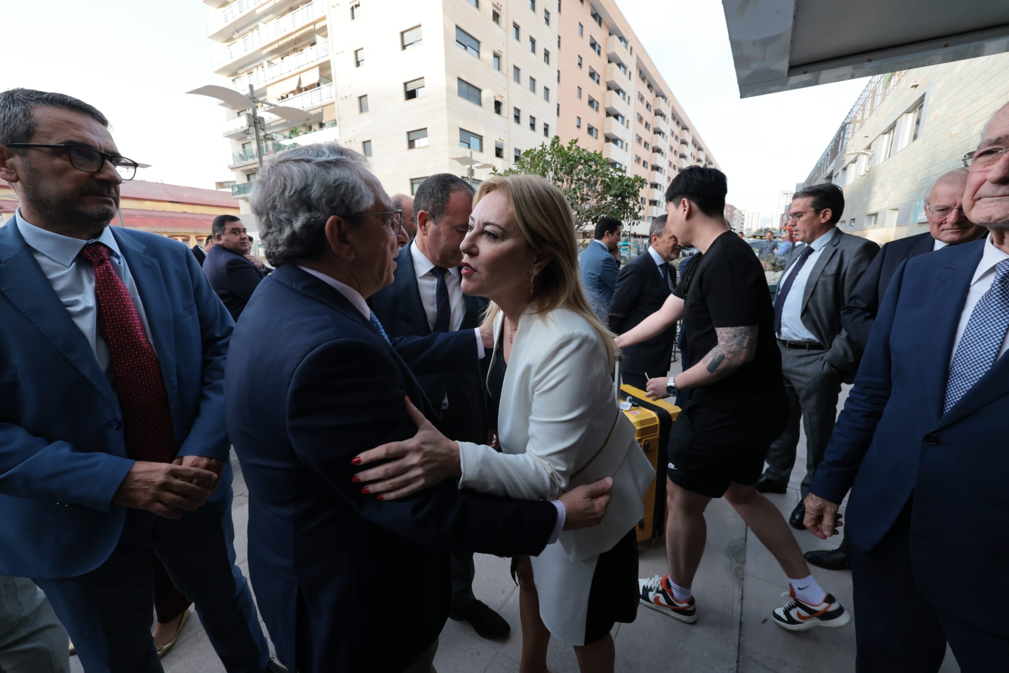 Fotos: Carolina España protagoniza un coloquio organizado por SUR y Unicaja Banco