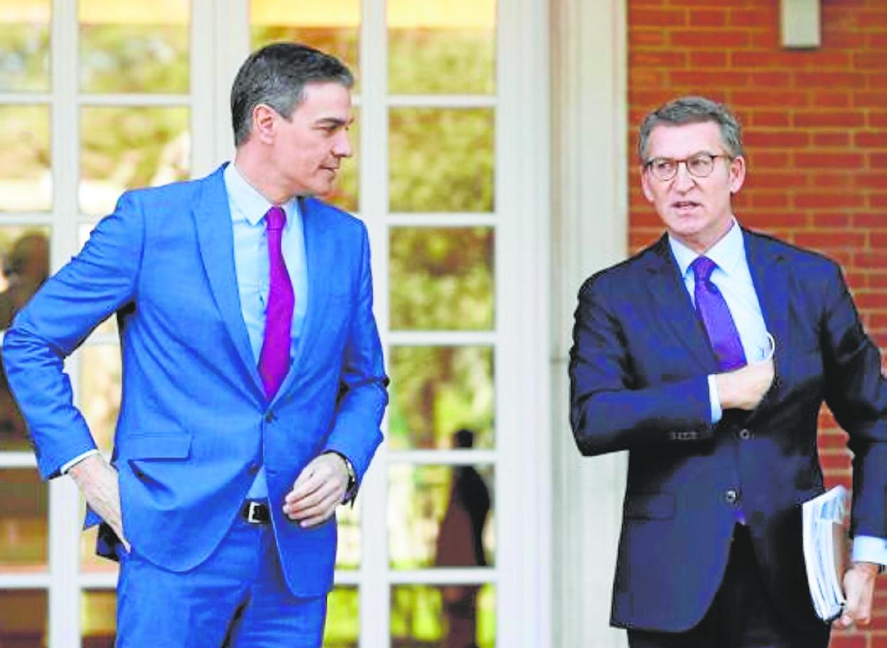 El presidente del Gobierno, Pedro Sánchez, y el líder de la oposición, Alberto Núñez Feijóo. 