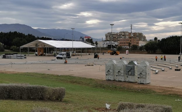 Panorámica de la explanada anexa al Martín Carpena, donde se ubicarán las dos carpas para pistas de entrenamiento. 