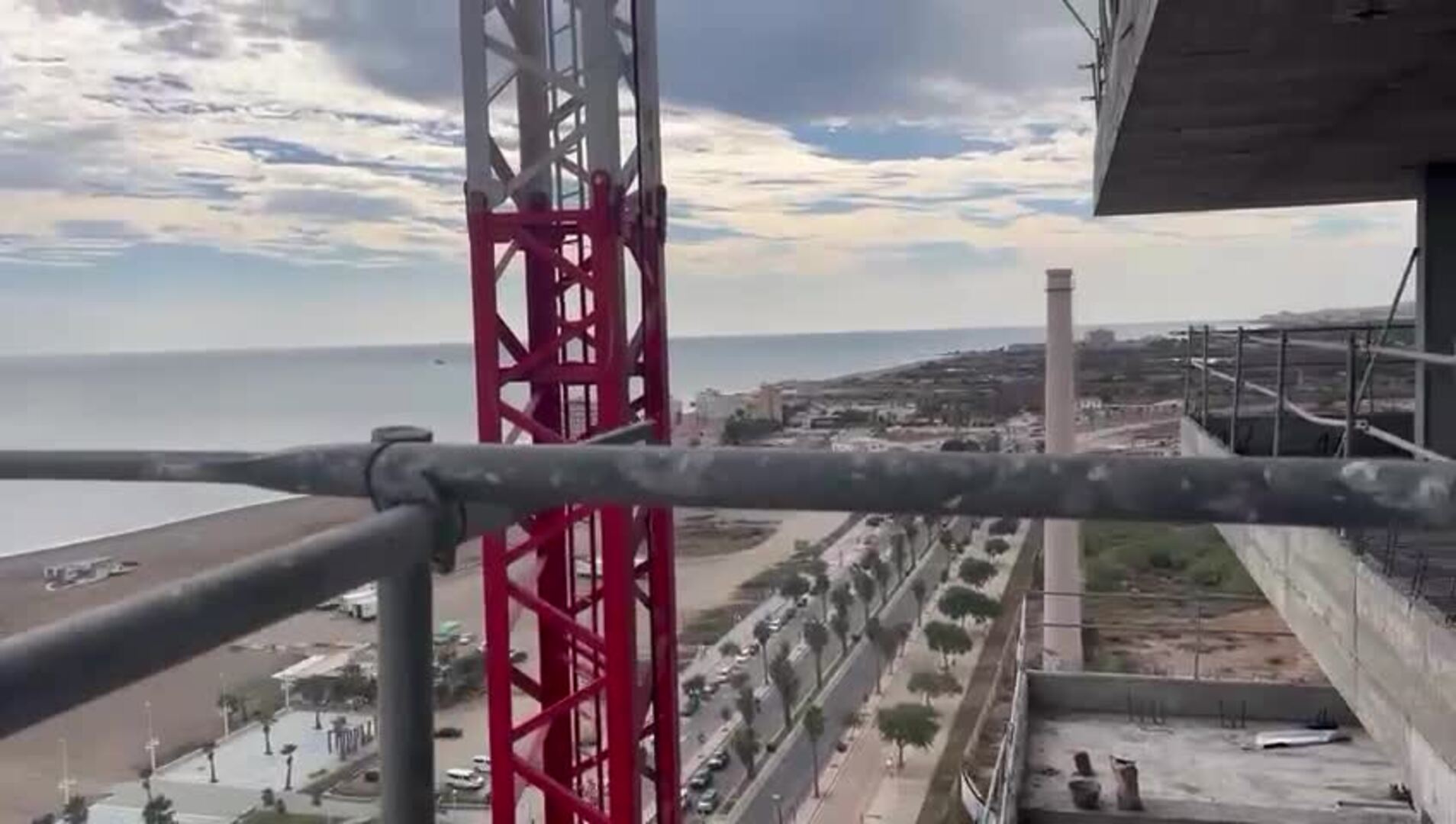 Vistas desde una de las plantas altas de las torres junto a la Térmica
