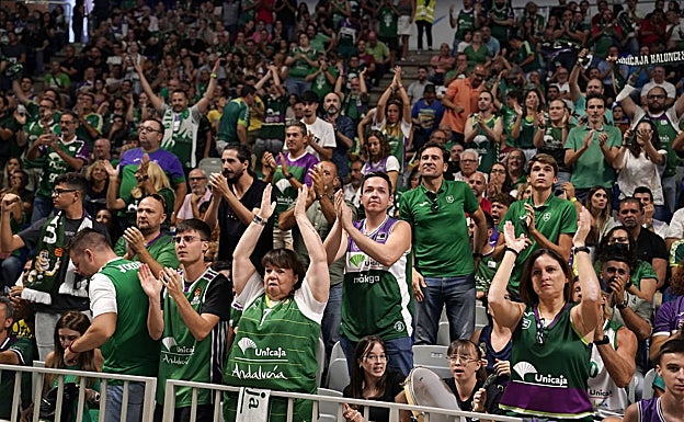 Aficionados del Unicaja en la grada del Palacio de los Deportes Martín Carpena. 