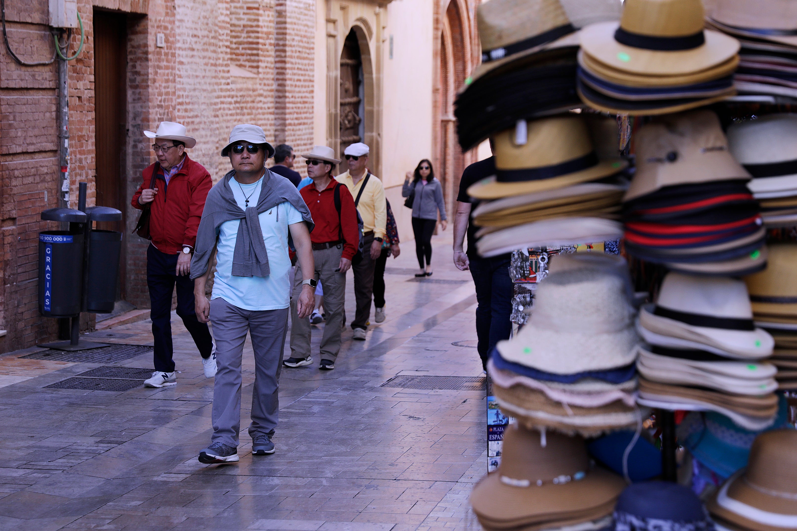 Sólo tres tienen capacidad para mover 4.270 viajeros el 'Norwegian Escape'; 2.253, el 'Marella Explorar 2'; y 2.416, el 'Vision of the Seas'. 