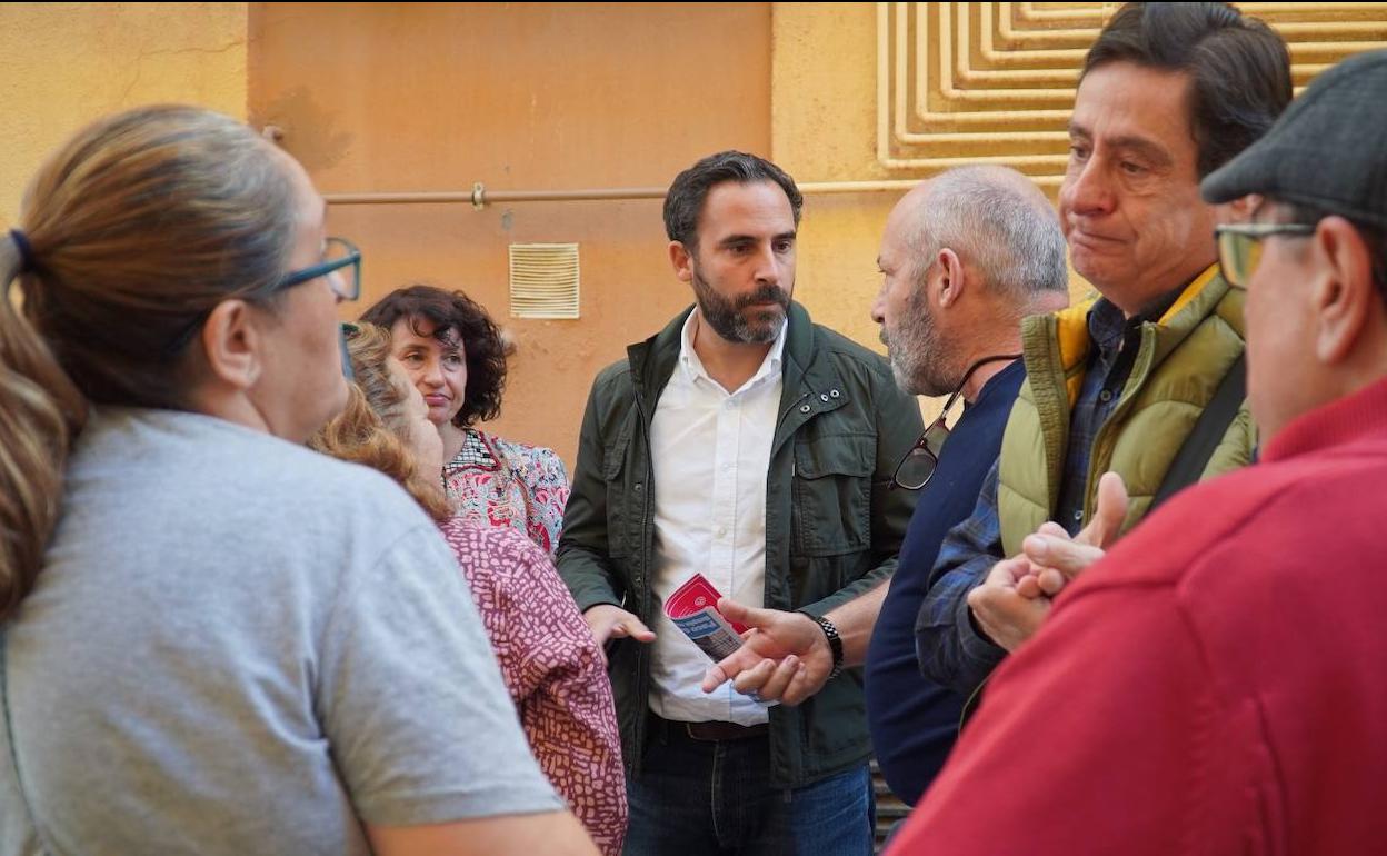 Dani Pérez, esta mañana en la barriada de las Flores.