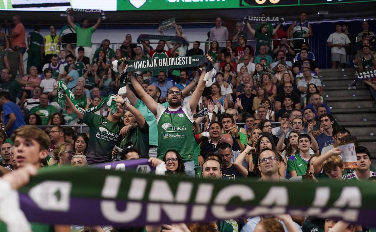 Aficionados del Unicaja en la grada del Carpena esta temporada. 