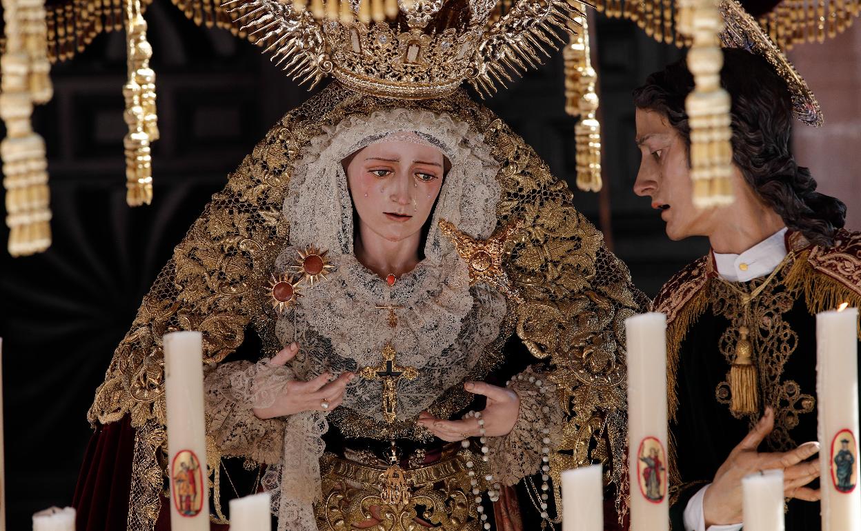 La Virgen del Patrocinio junto a la imagen de San Juan el Domingo de Ramos. 