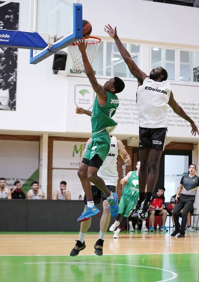 El Unicaja y el Covirán Granada se enfrentaron en un partido amistoso en Los Guindos. 