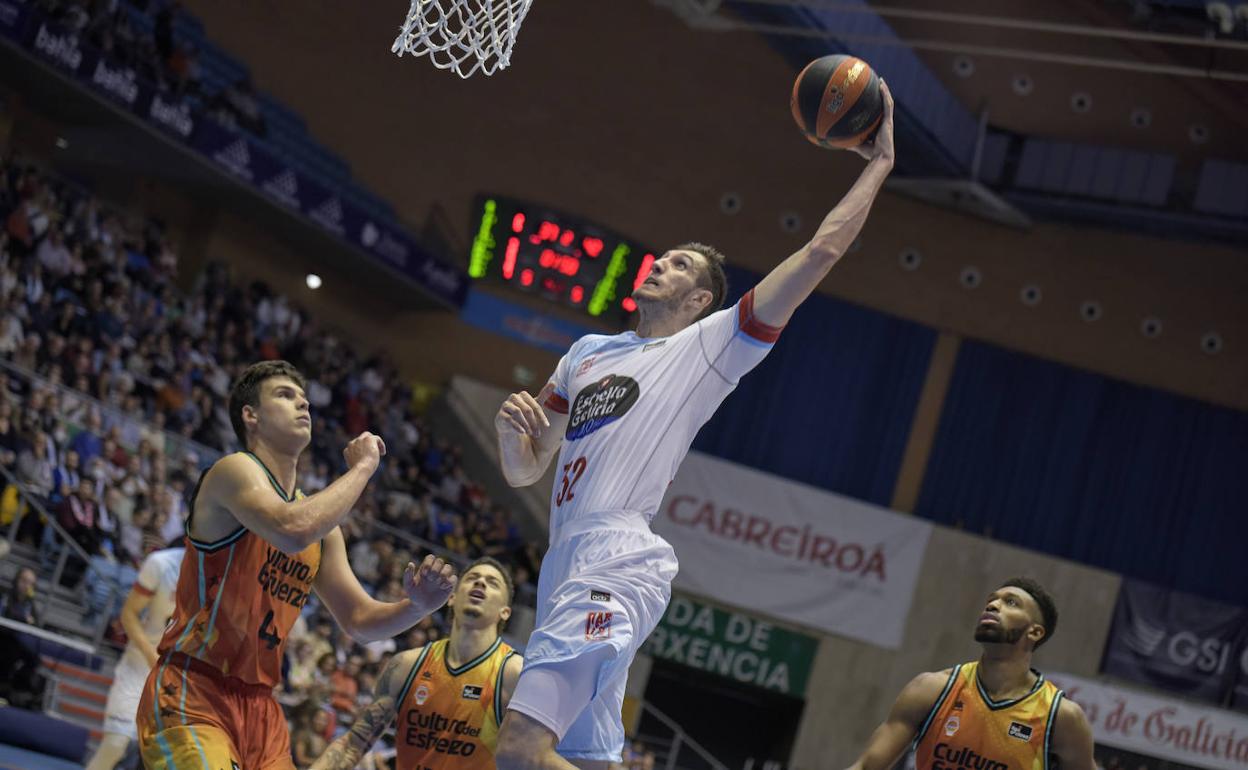 Un mate de Rubén Guerrero, en su etapa actual en el Monbus Obradoiro. 