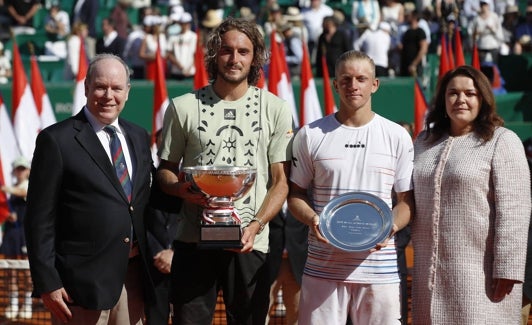 Davidovich, junto a Tsitsipas, en la entrega de trofeos tras la final de Montecarlo. 