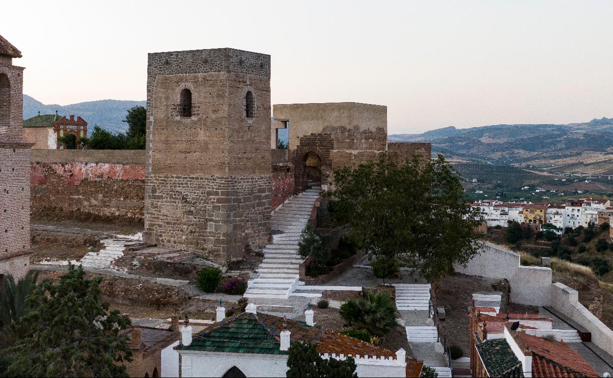 Vista del Castillo de Álora.