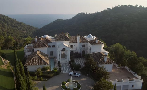 La mansión de Malubú en la serie es en realidad una villa de lujo localizada en la Zagaleta. 