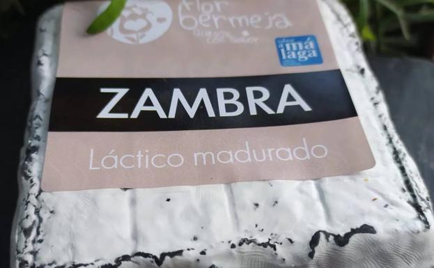 Este láctico madurado, de nombre Zambra, es el producto estrella de Flor Bermeja (Casabermeja).