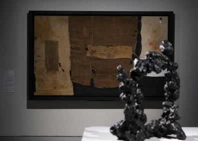 Imagen secundaria 1 - Representantes institucionales, organizadores miembros del Pompidou y comisario; abajo, detalles de la exposición.