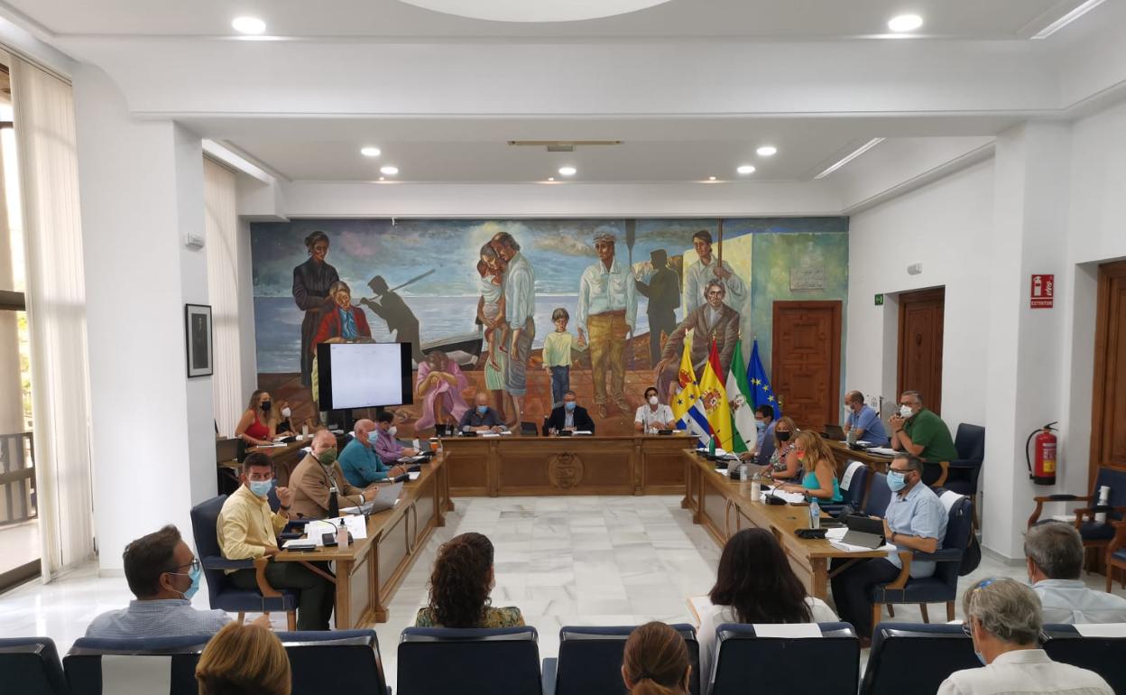 Imagen de un pleno ordinario de esta legislatura en Rincón de la Victoria. 