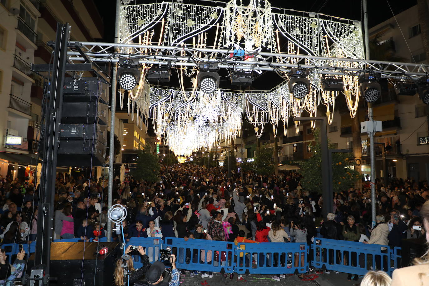 Los hermanos Morente apadrinan el multitudinario acto de inauguración. 