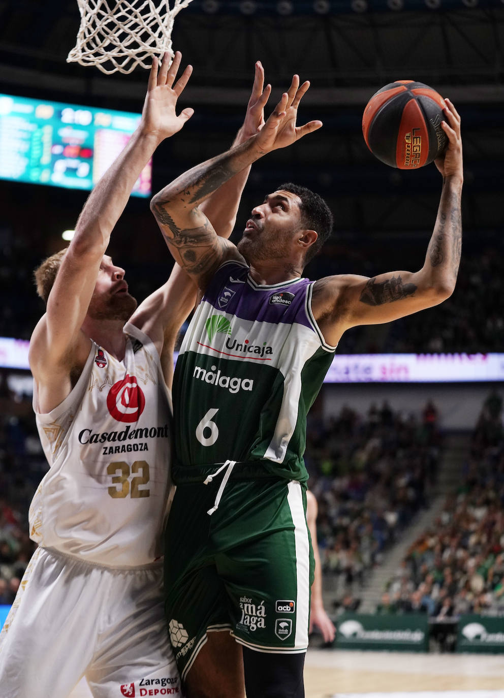El Unicaja se exhibe ante el Zaragoza (104-78). 