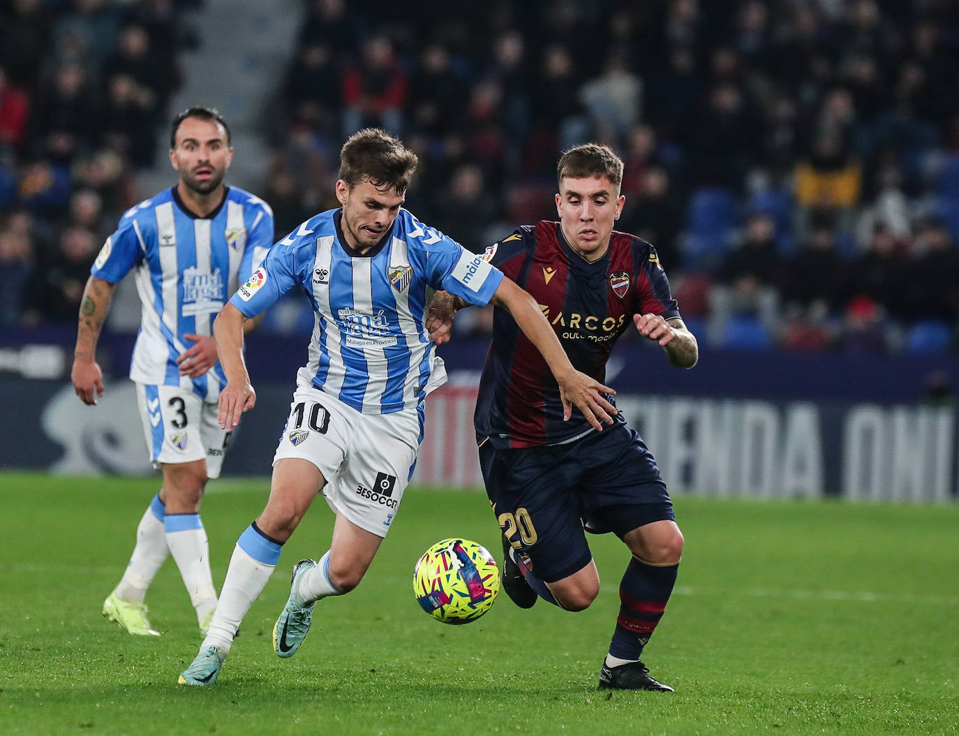 Derrota del Málaga en su visita al Levante. 