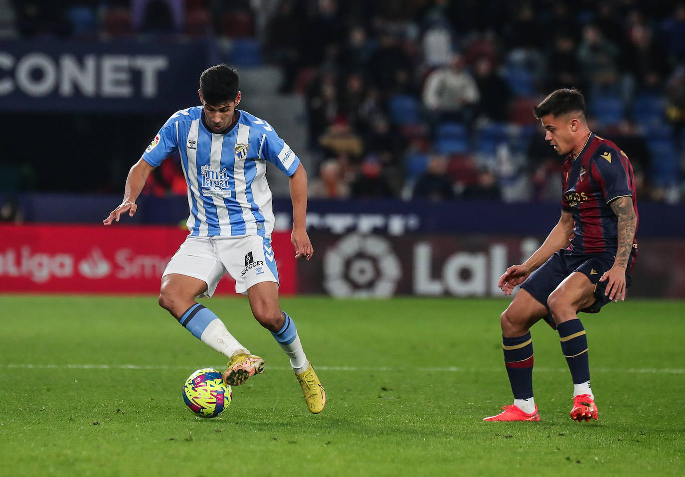 Derrota del Málaga en su visita al Levante. 