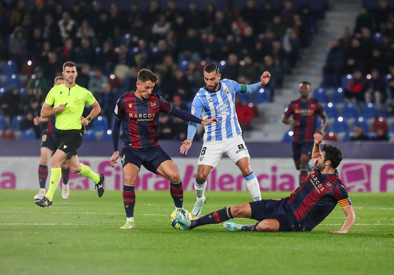 Derrota del Málaga en su visita al Levante. 