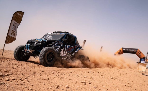 El vehículo de los dos pilotos, en la participación en el Rally de Marruecos de este 2022. 