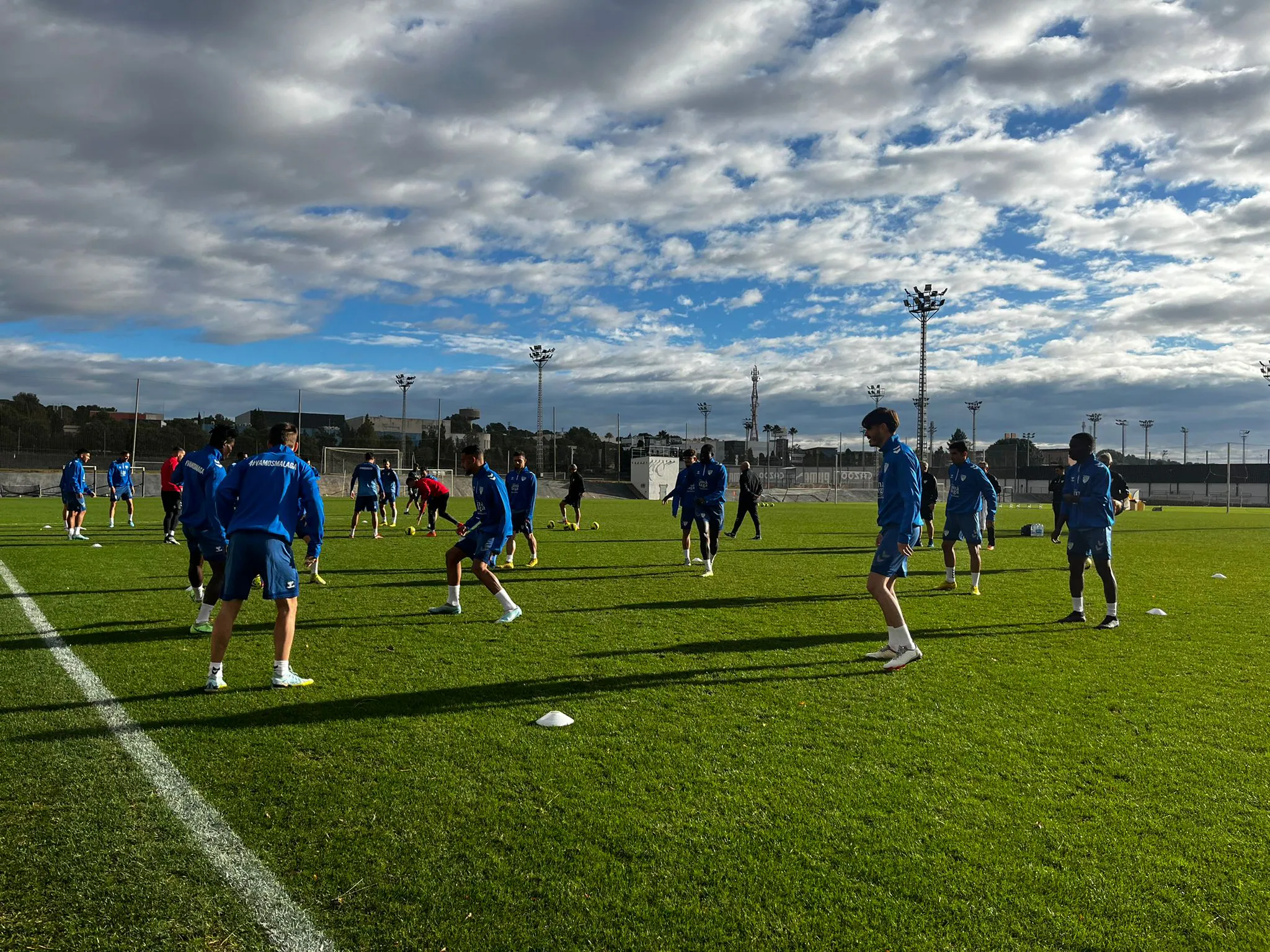 El Málaga Se Activa En La Ciudad Deportiva Del Valencia Horas Antes De ...