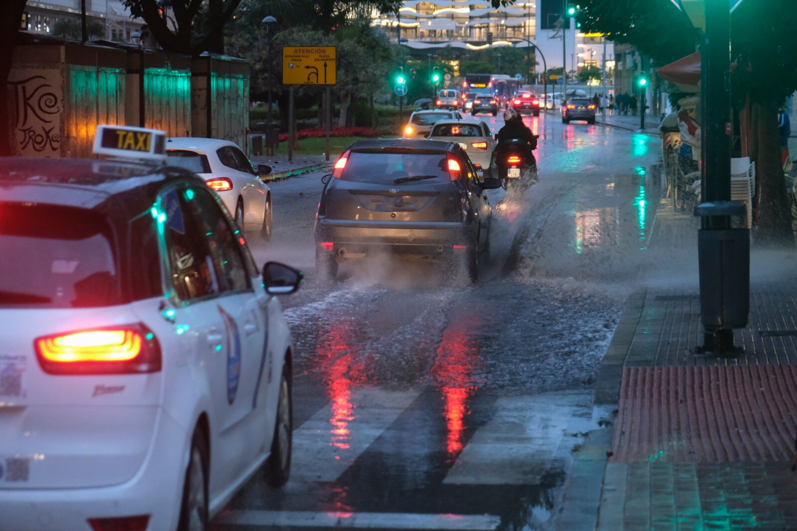 Aemet mantiene este viernes aviso por fuertes lluvias en la provincia