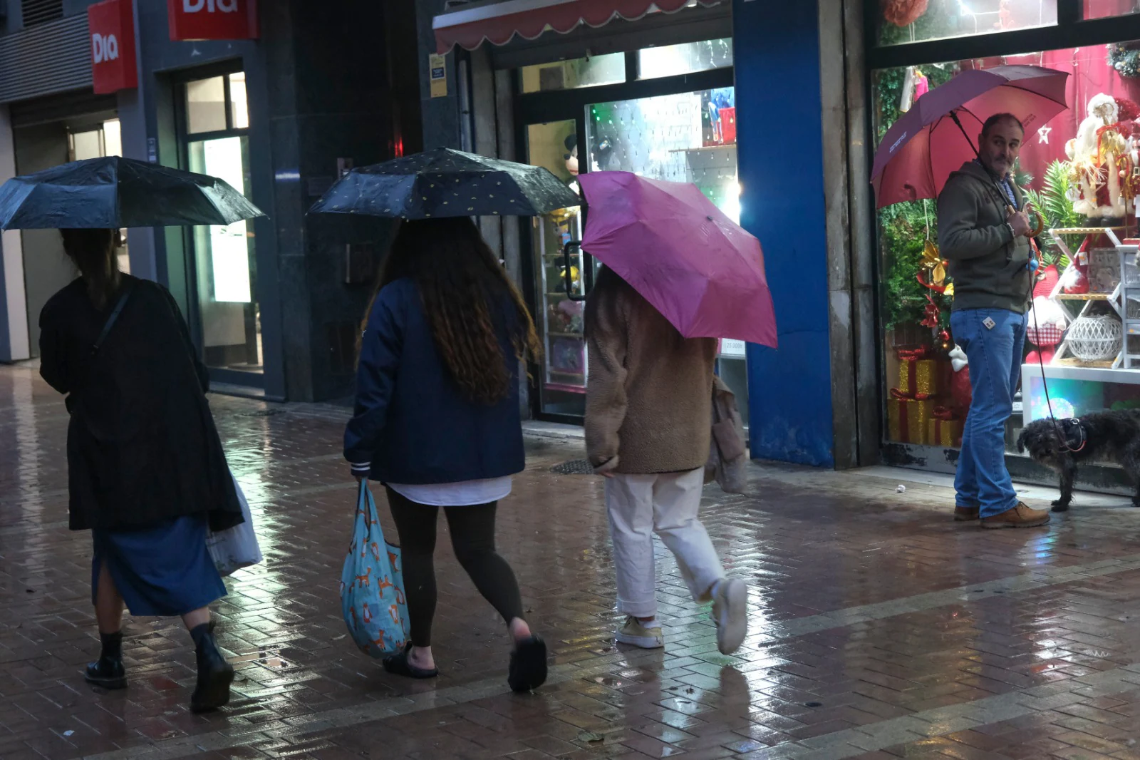 Aemet mantiene este viernes aviso por fuertes lluvias en la provincia