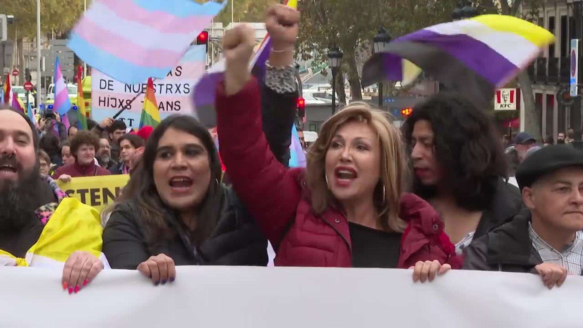 Organizaciones LGTBI y Trans se manifiestan contra "los recortes" del ...