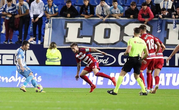 Rubén Castro, en la acción del gol al Granada del jueves. 