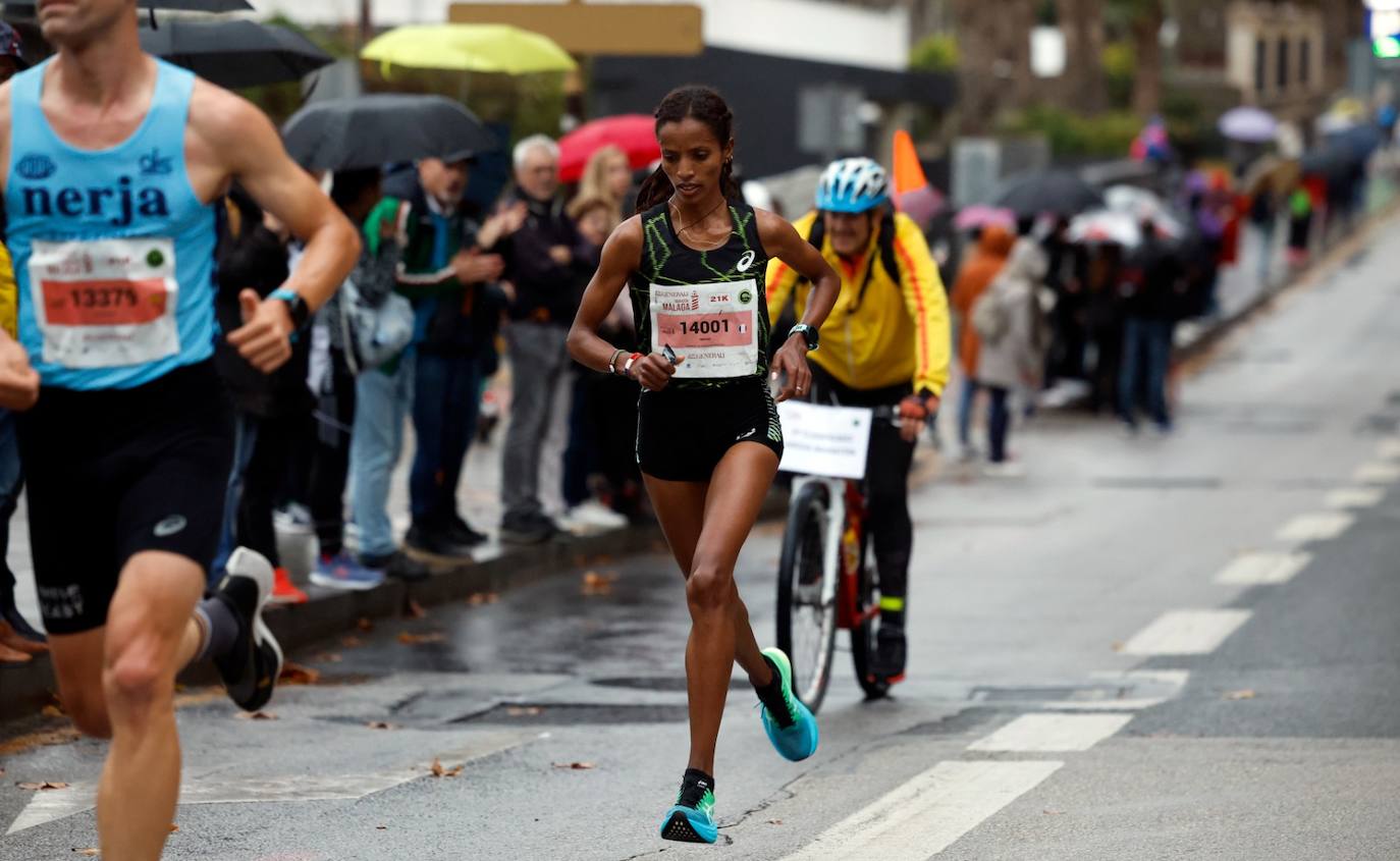 Barnaba Kipkoech gana la XII edición. Con un registro de 2h.08:19, se quedó a 39 segundos de la plusmarca de la prueba