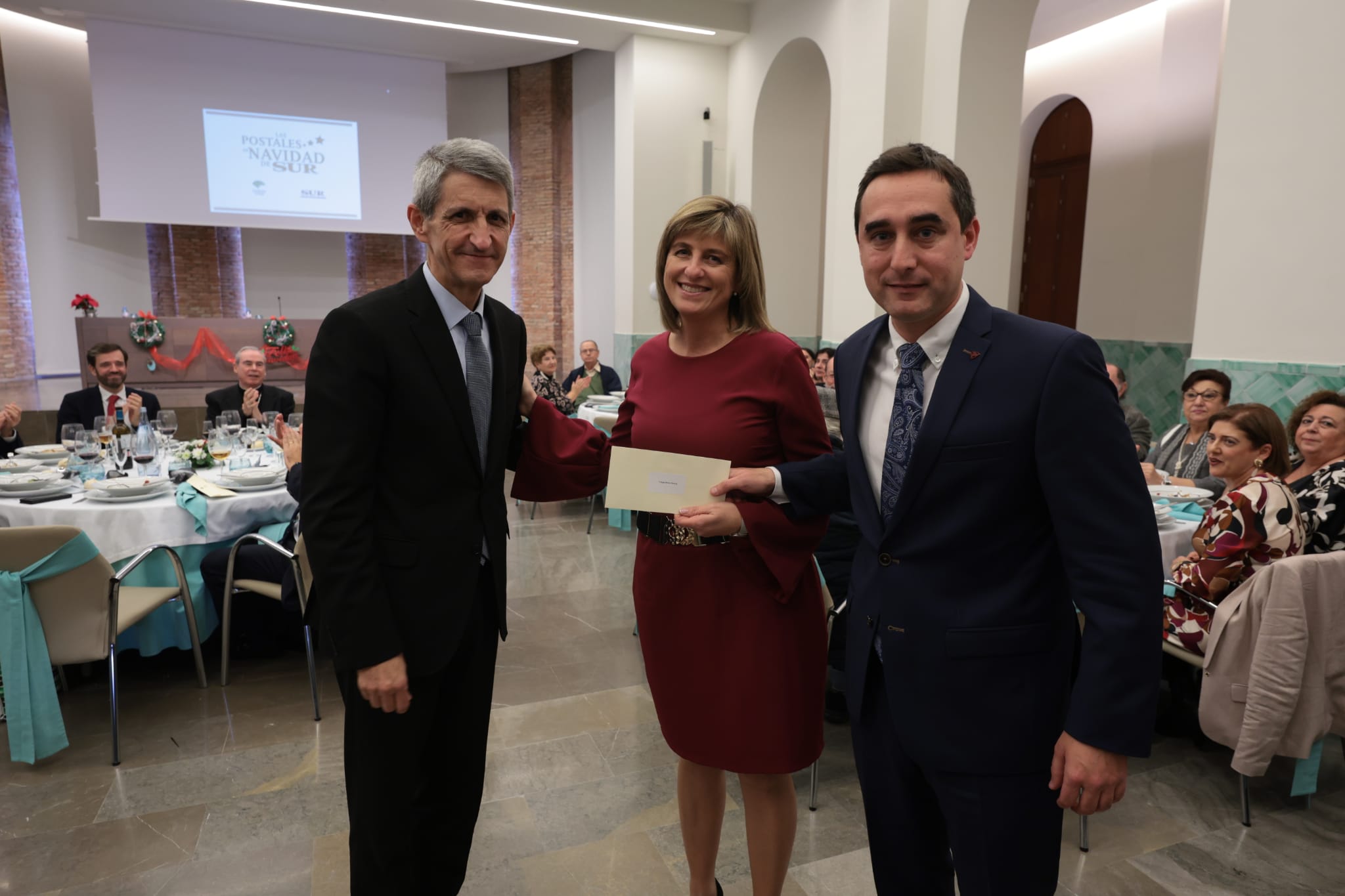 SUR y la Fundación Unicaja celebran su tradicional acto navideño de entrega de donativos a una docena de colectivos sociales