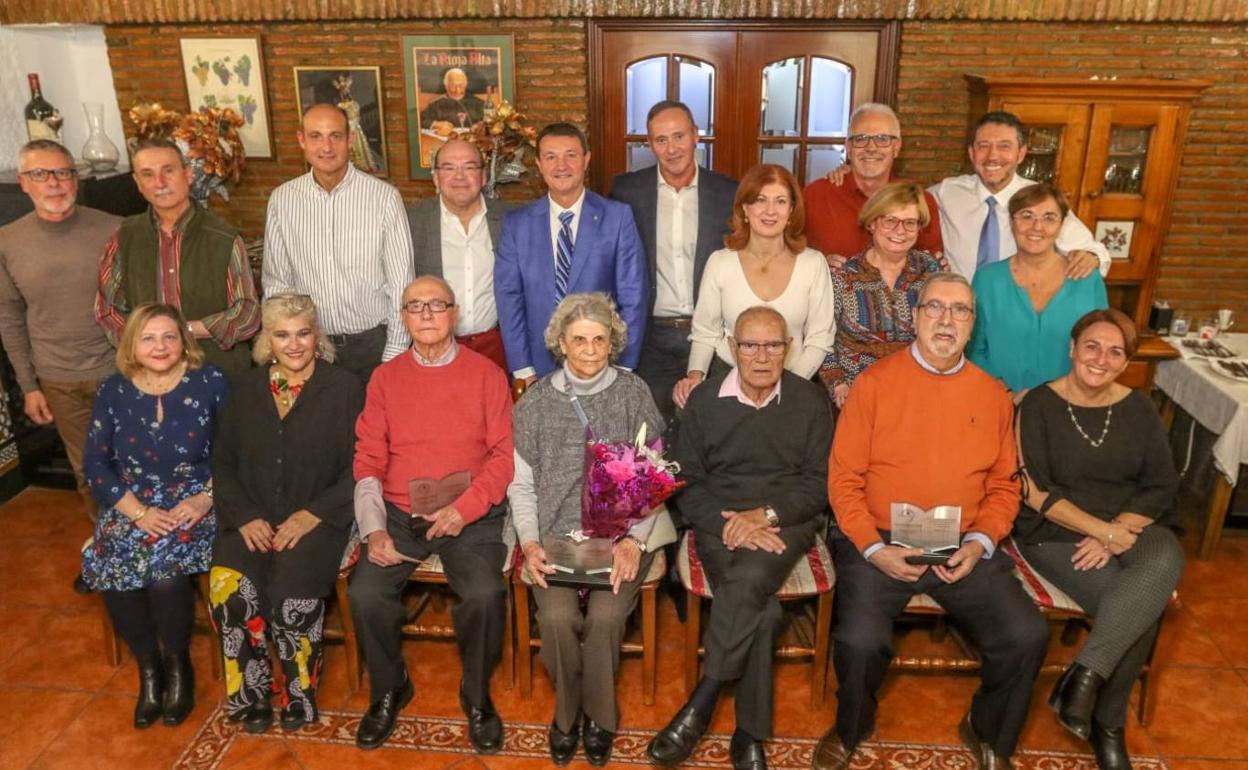 LA MIRILLA: Homenaje a colegiados y profesores