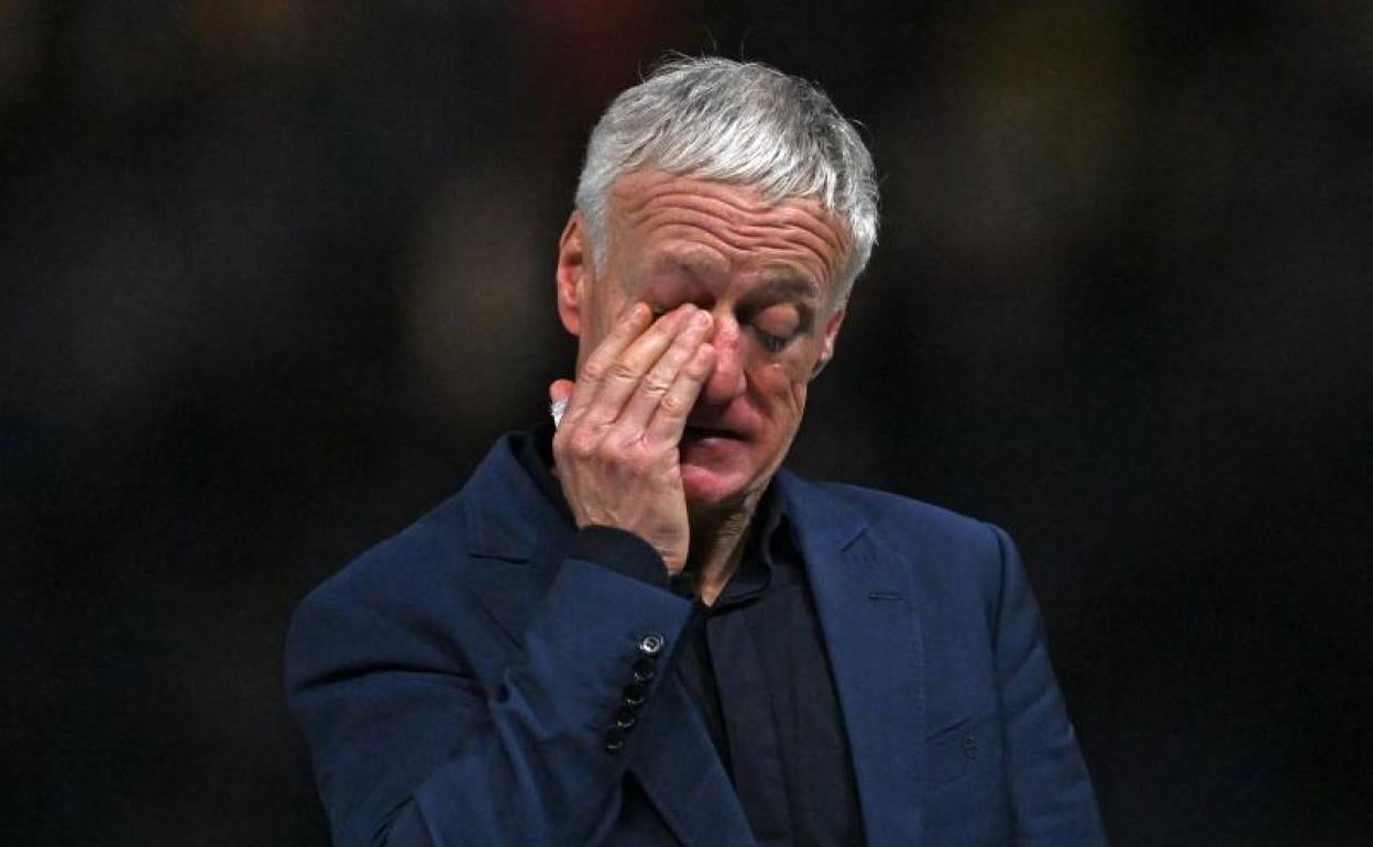 Didier Deschamps, abatido tras la derrota de Francia en la final del Mundial de Qatar. 