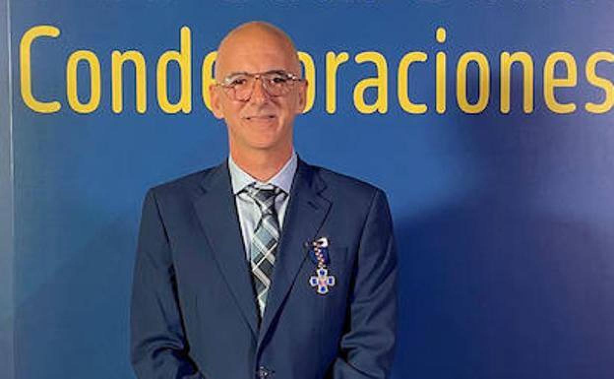 Luis Ayala, un médico de urgencias experto en el rescate en accidentes de tráfico