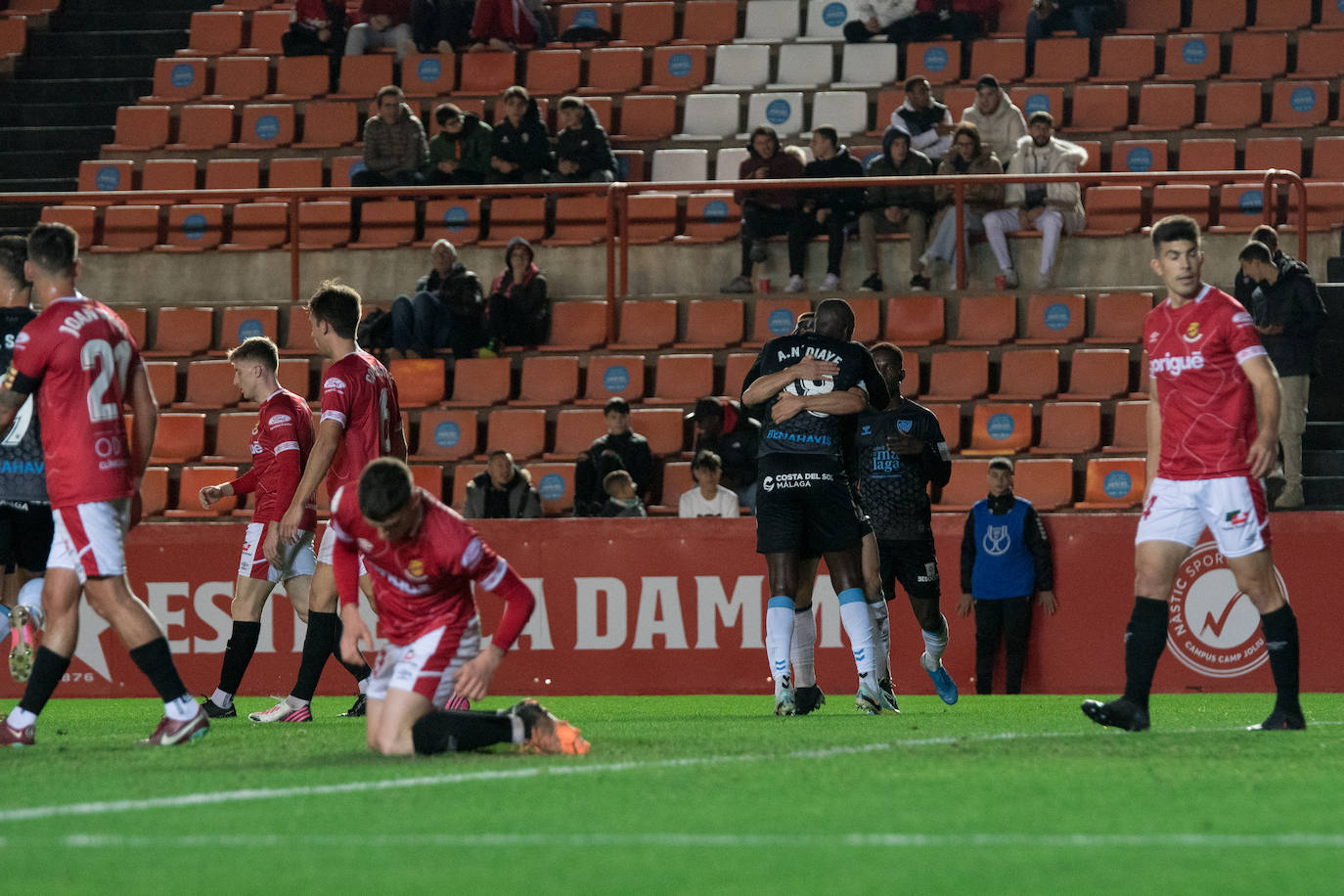 El Málaga perdió en su visita al Gimnástic Tarragona (2-1). 