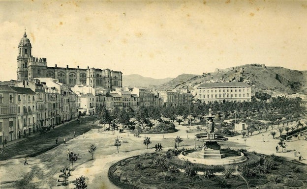 Vista de la Catedral, la Aduana y el Parque recién plantado, en una imagen de 1905