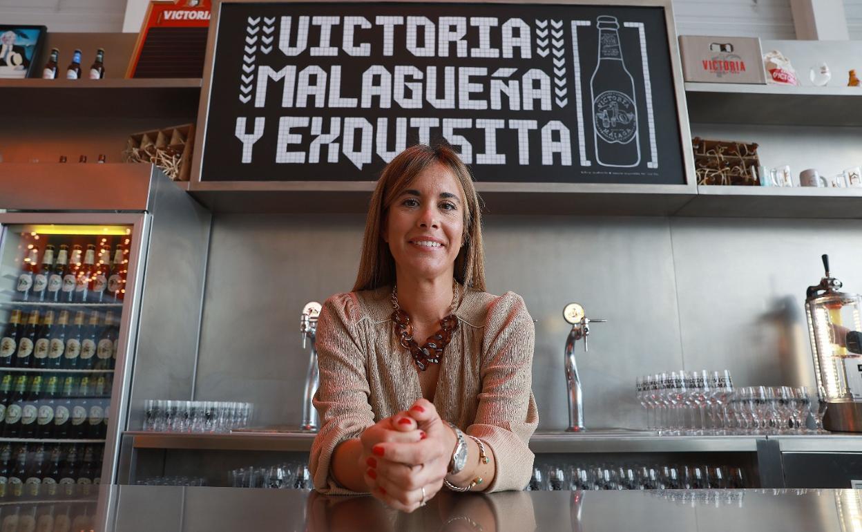 Genoveva Ferragut, en la fábrica de Cervezas Victoria. 