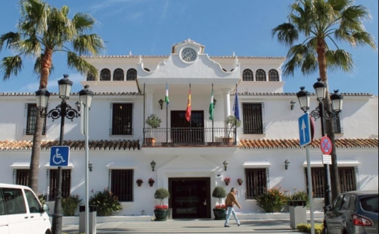 Mijas nombrará dos rotondas en reconocimiento a un cantaor local y al fundador del complejo Mijas Golf
