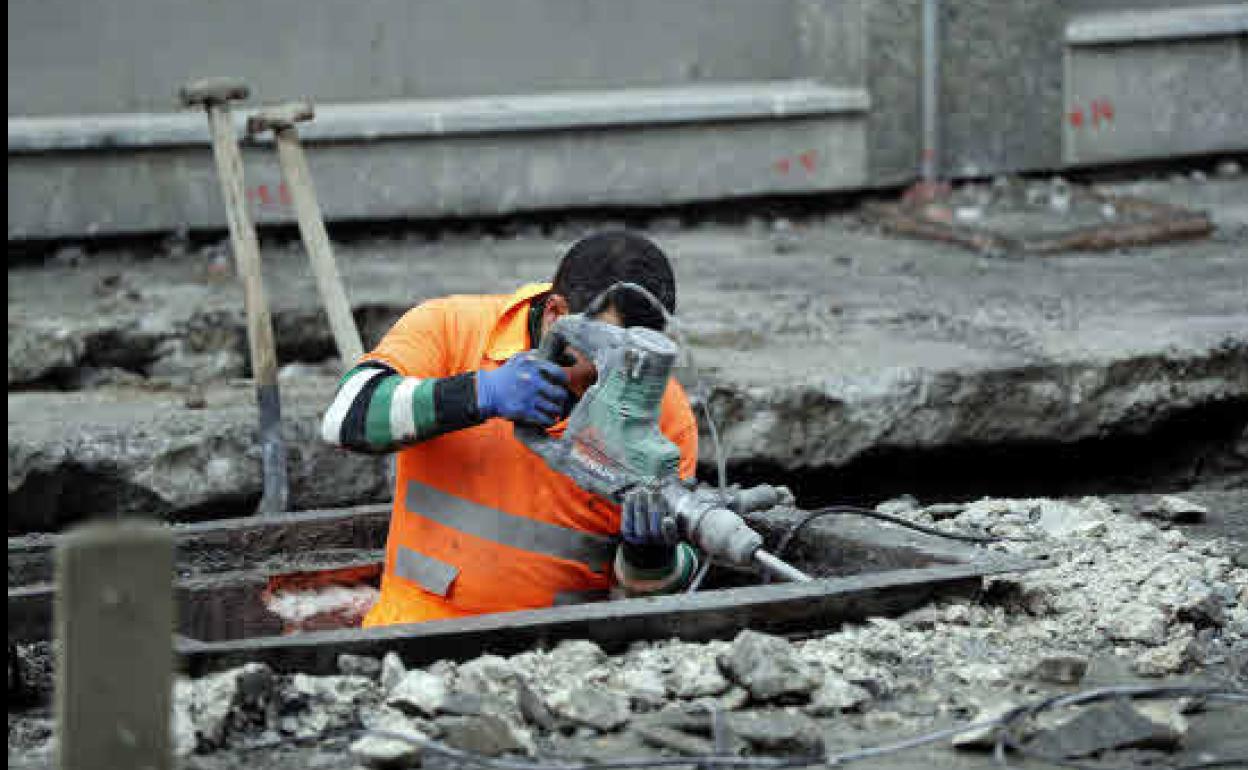 Un trabajador de la construcción. 