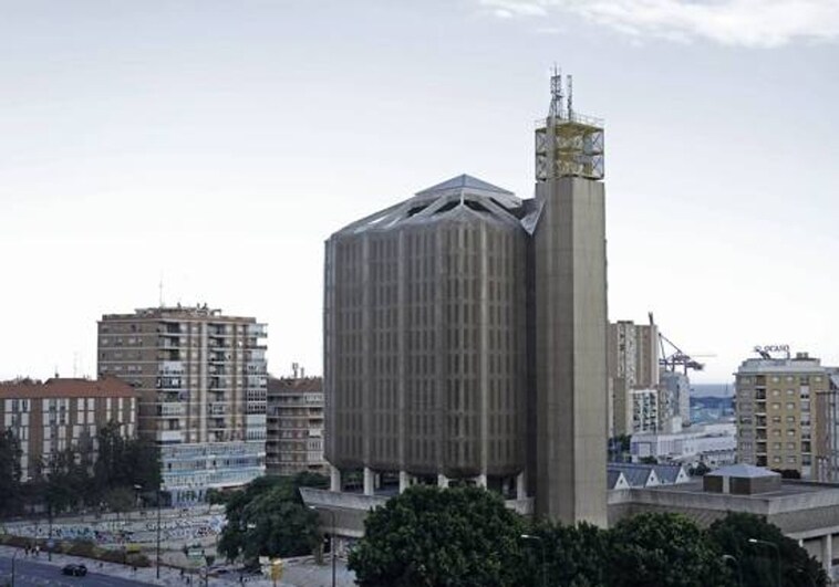 Francisco de la Torre avala el proyecto para convertir el edificio de Correos de Málaga en un hotel de lujo