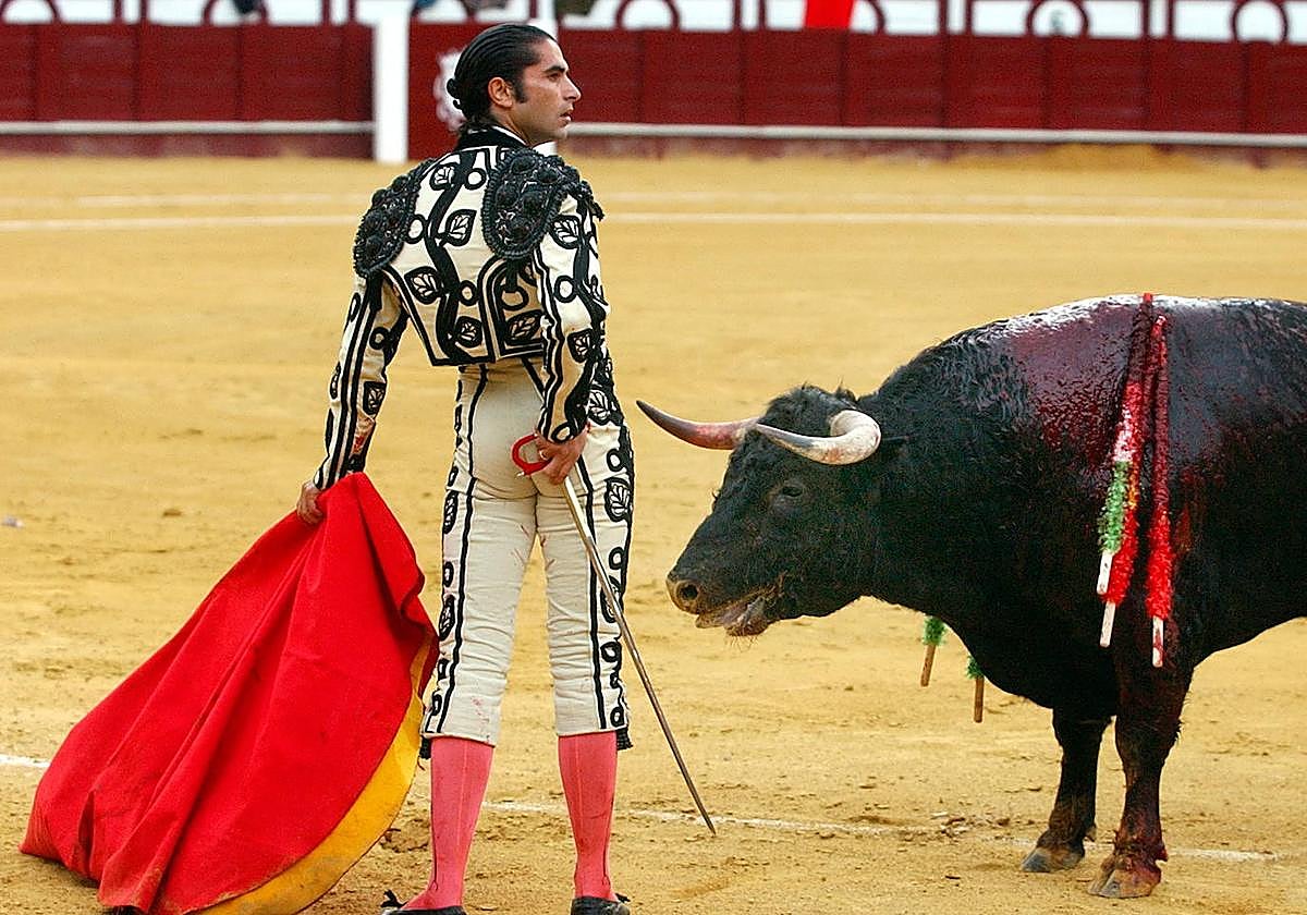 Conde, en la Picassiana de 2003, donde salió a hombros.